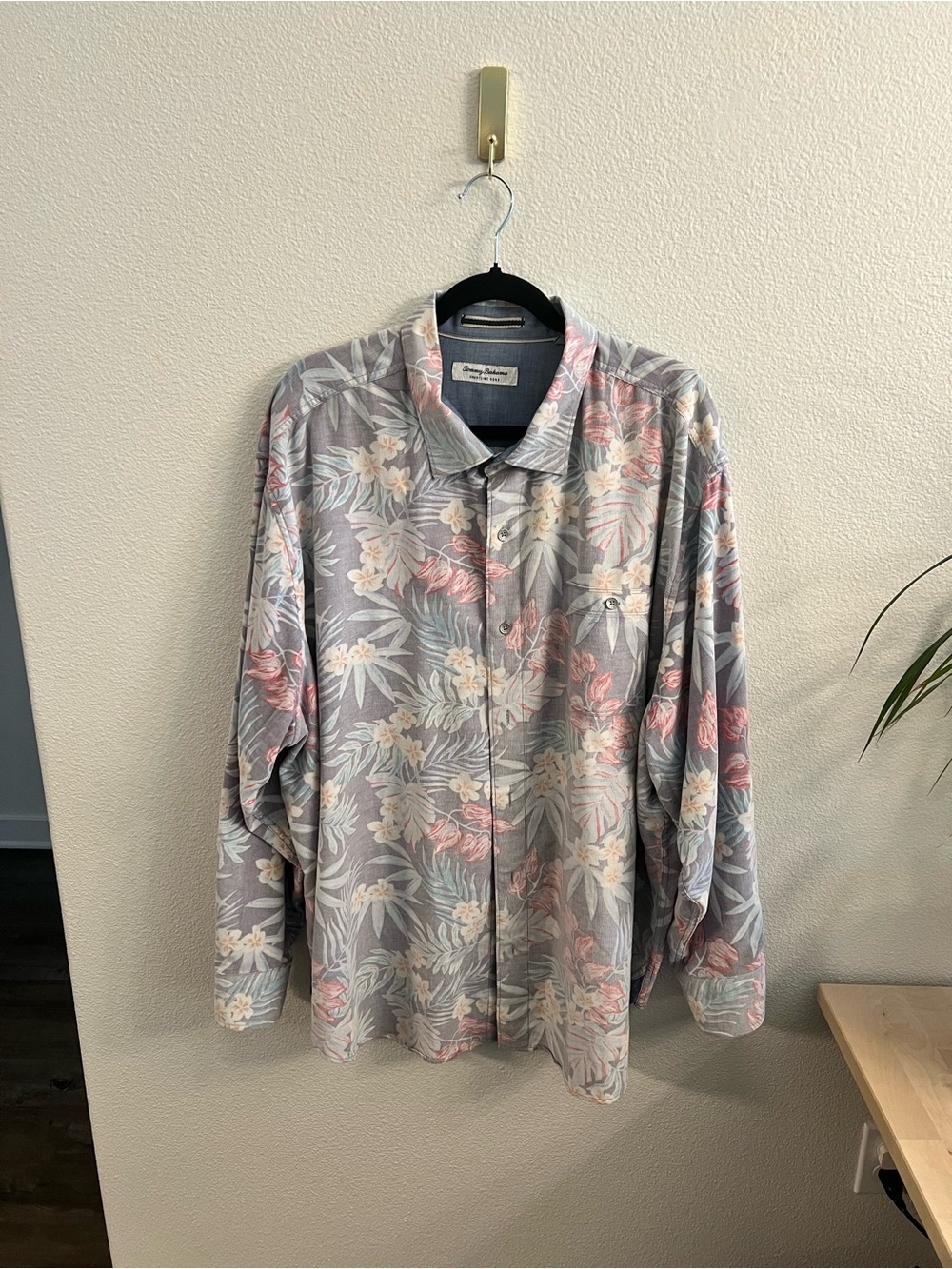 Tommy Bahama Gray Floral Button-Down Shirt with Pink Accents